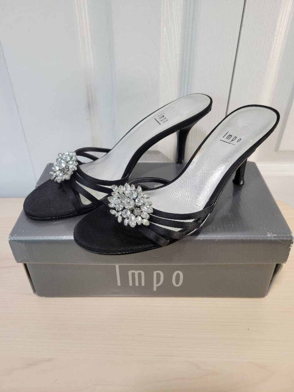IMPO Vogue Black Satin Rhinestone Strappy Kitten Heel Mules sz 8.5M w/ Box EUC